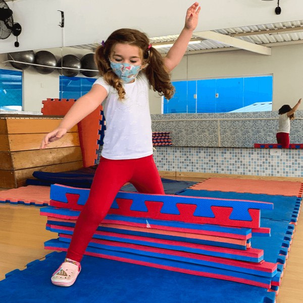 Educação física na educação Infantil - novos sentidos aos movimentos através do brincar